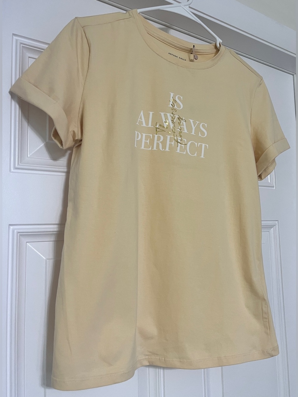 Arturo Calle t-shirt “the universe’s timing is always perfect” medium